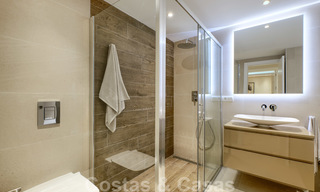 Appartements de premier étage de luxe à vendre dans un complexe en première ligne de plage, nouvelle Mille d' Or, Marbella - Estepona 26990 