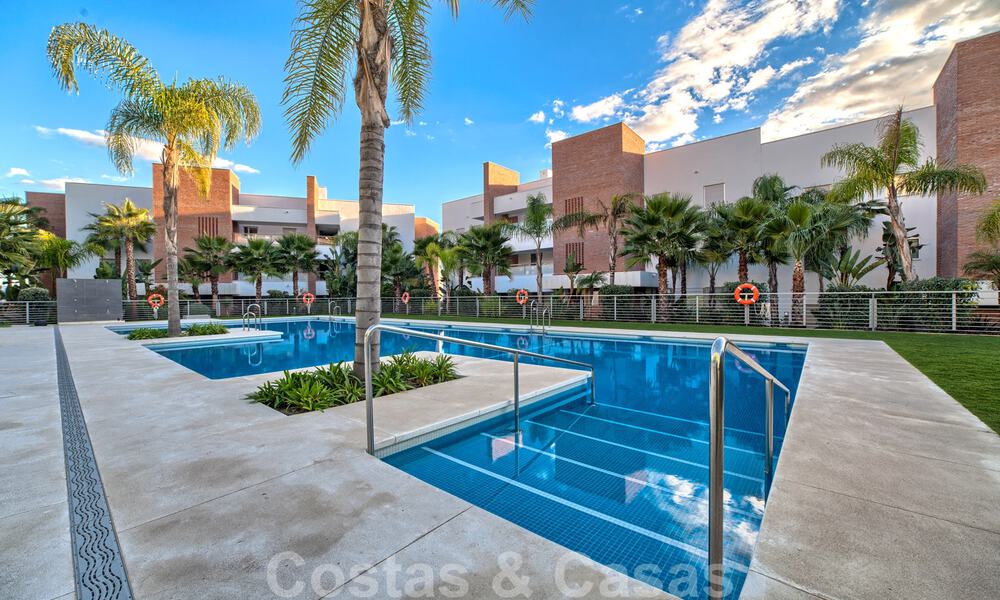 Prêt à emménager! Appartements de golf contemporains et de luxe à vendre à Marbella - Benahavis avec vue sur mer 30591
