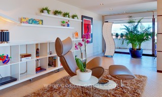 Penthouse unique de luxe, de style contemporain à vendre, près de la mer sur la Mille d' Or et près du centre de Marbella 22422 