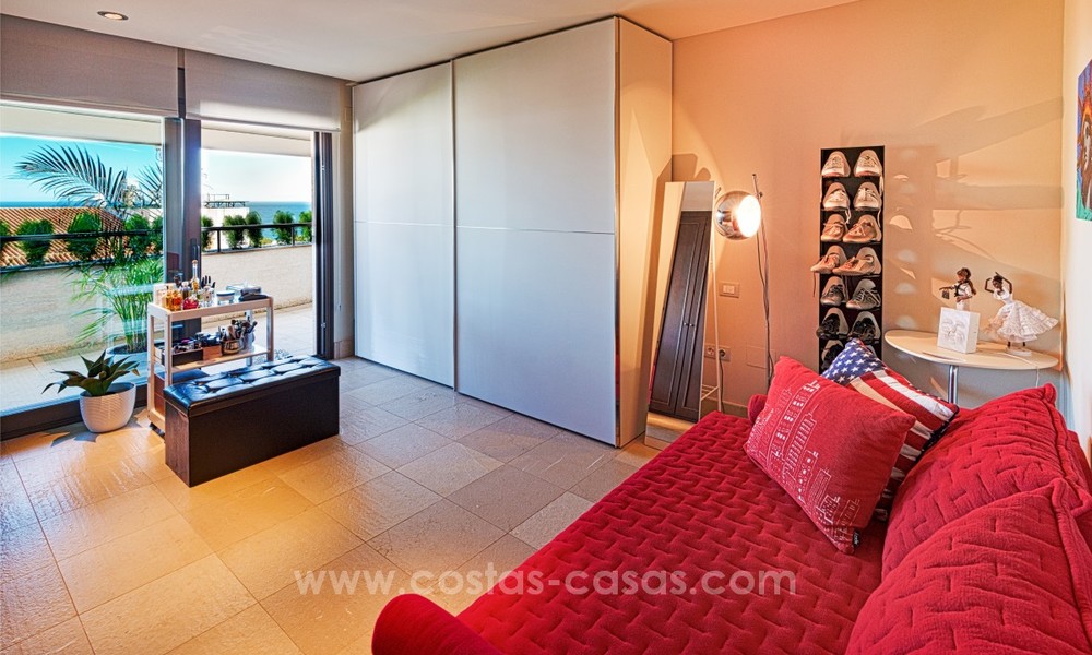 Penthouse unique de luxe, de style contemporain à vendre, près de la mer sur la Mille d' Or et près du centre de Marbella 22424