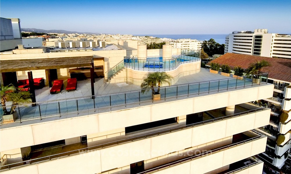 Penthouse unique de luxe, de style contemporain à vendre, près de la mer sur la Mille d' Or et près du centre de Marbella 22429