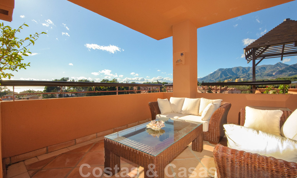 Appartements de luxe à vendre près de la plage dans un complexe prestigieux, juste à l'est de la ville de Marbella 22956