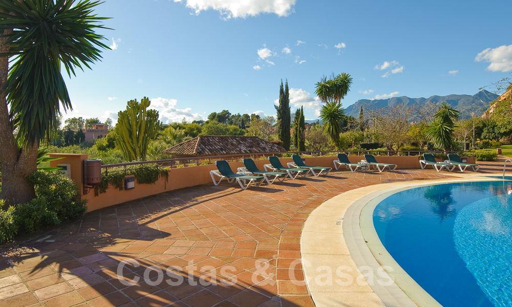 Appartements de luxe à vendre près de la plage dans un complexe prestigieux, juste à l'est de la ville de Marbella 22960