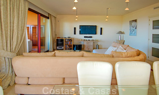Appartements de luxe à vendre près de la plage dans un complexe prestigieux, juste à l'est de la ville de Marbella 22964 
