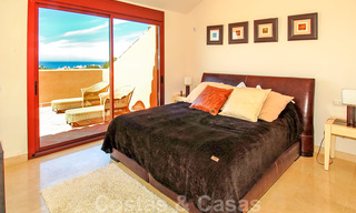 Appartements de luxe à vendre près de la plage dans un complexe prestigieux, juste à l'est de la ville de Marbella 22975 