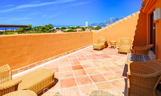 Appartements de luxe à vendre près de la plage dans un complexe prestigieux, juste à l'est de la ville de Marbella 22977 