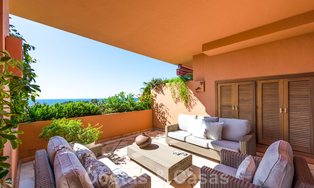 Appartements de luxe à vendre près de la plage dans un complexe prestigieux, juste à l'est de la ville de Marbella 22989