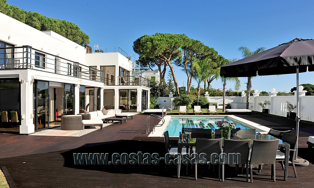 Villa moderne contemporaine en première ligne de plage à vendre à Marbella 5415