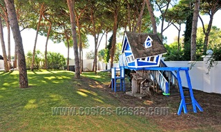 Villa moderne contemporaine en première ligne de plage à vendre à Marbella 5419 