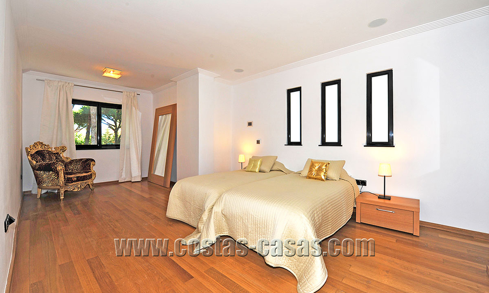 Villa moderne contemporaine en première ligne de plage à vendre à Marbella 5440