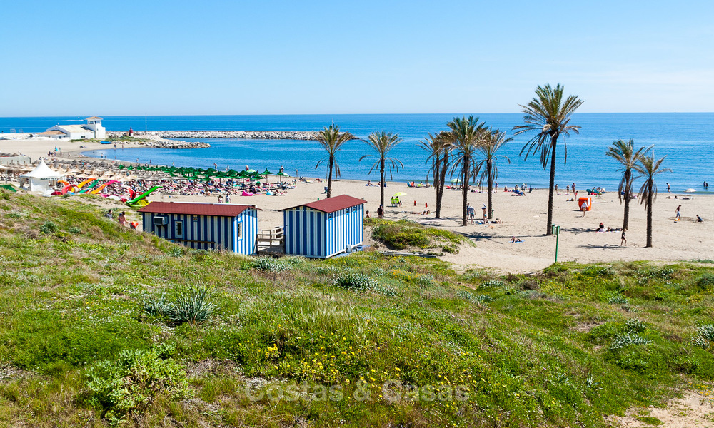Villa moderne contemporaine en première ligne de plage à vendre à Marbella 5449