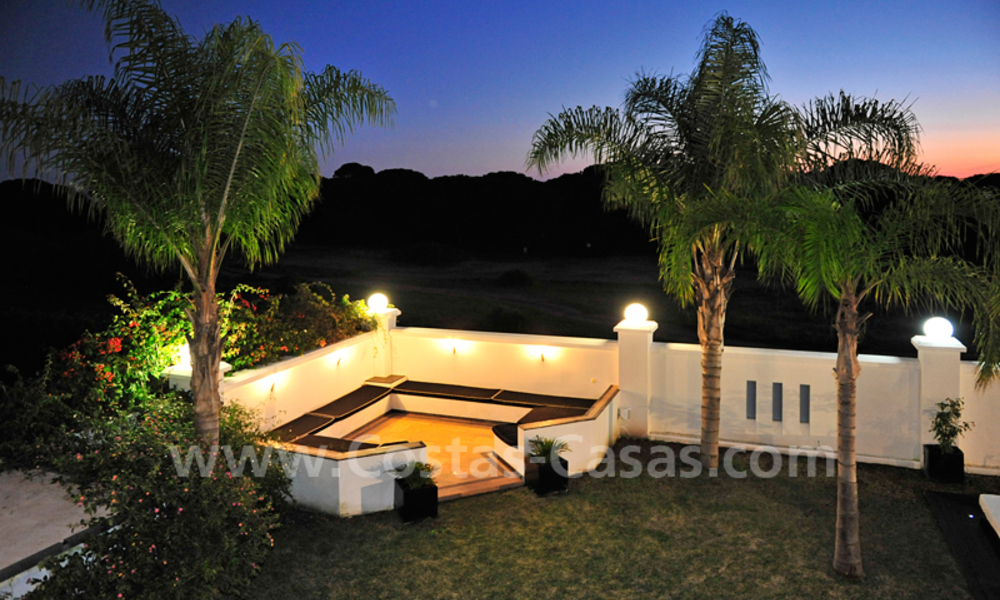 Villa moderne contemporaine en première ligne de plage à vendre à Marbella 5458