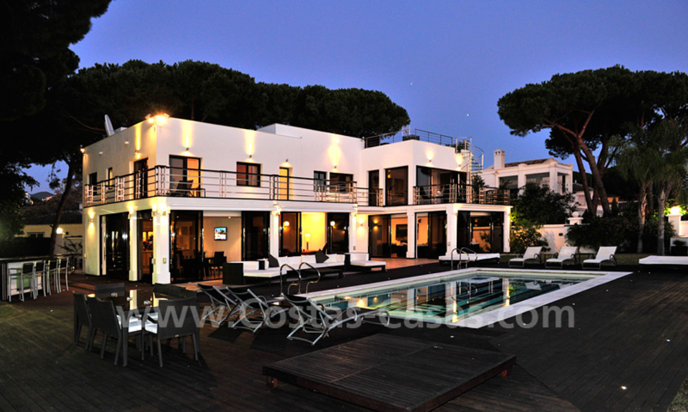 Villa moderne contemporaine en première ligne de plage à vendre à Marbella 5460