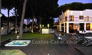 Villa moderne contemporaine en première ligne de plage à vendre à Marbella 5414 