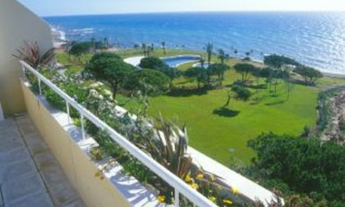 Appartements et penthouse en première ligne de plage à Cabopino Marbella 