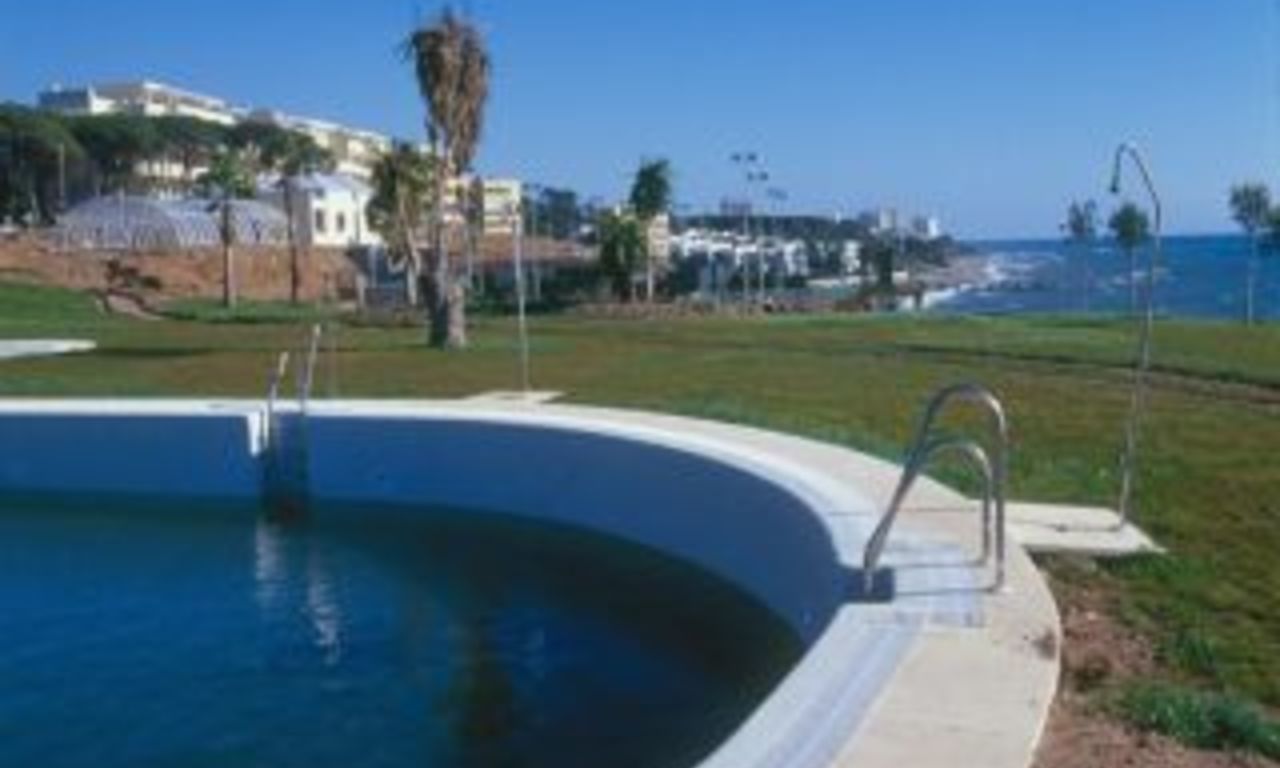 Appartements et penthouse en première ligne de plage à Cabopino Marbella 4